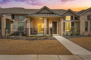 featured image of 2833 Applewood Way