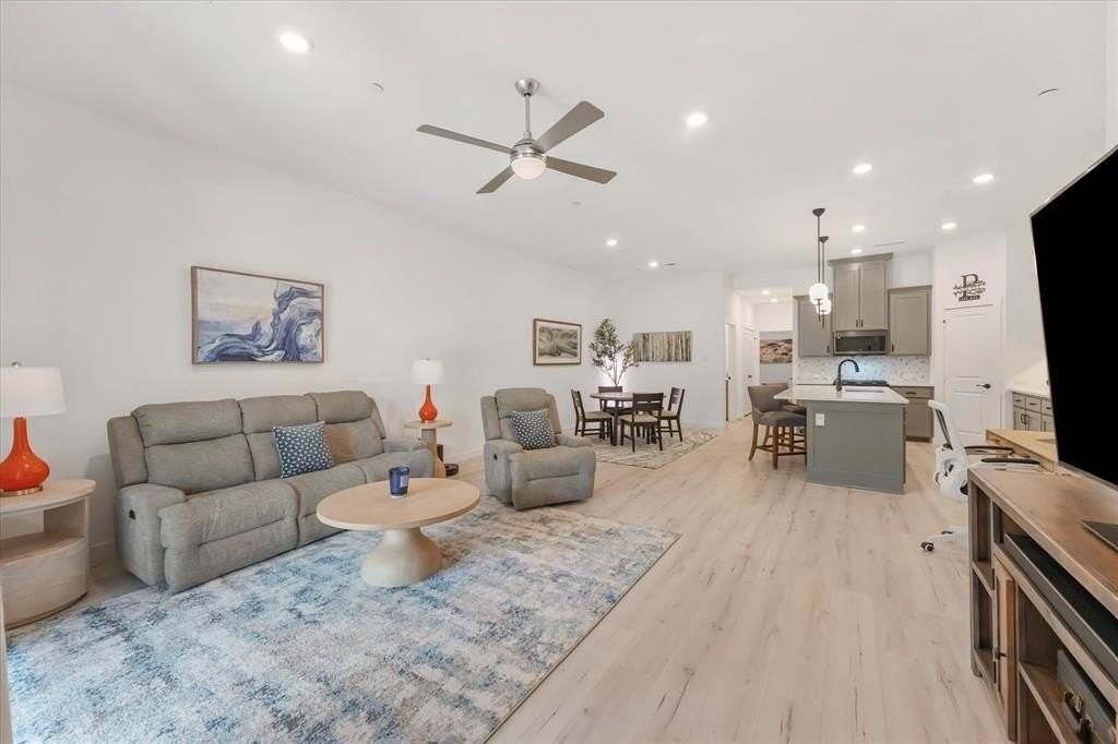 2833 Applewood Way - Photo 6 of 32