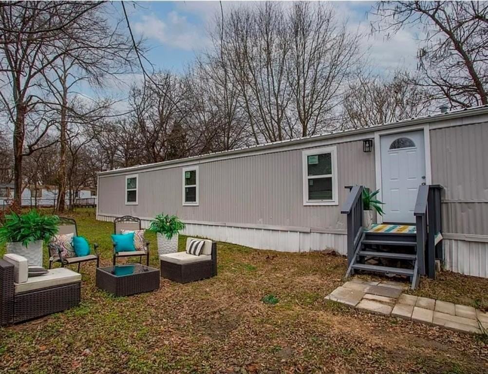 9874 Lake Shore Dr - Photo 2 of 16