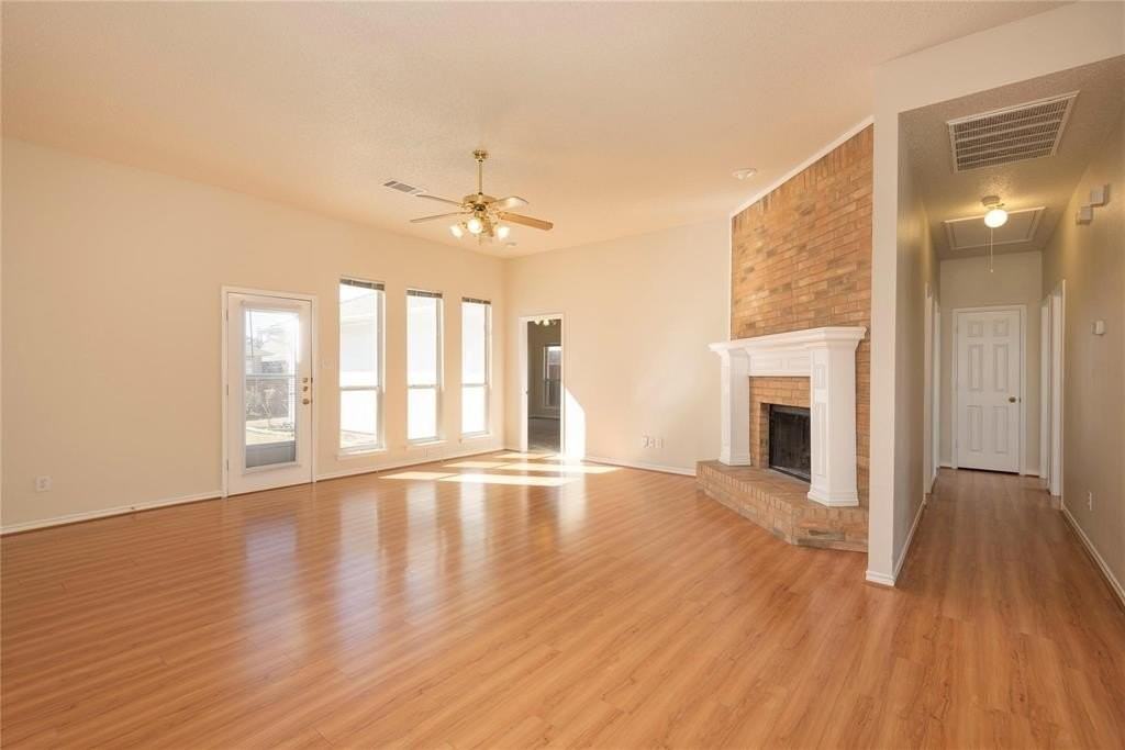 1524 Balboa Ln - Photo 7 of 24