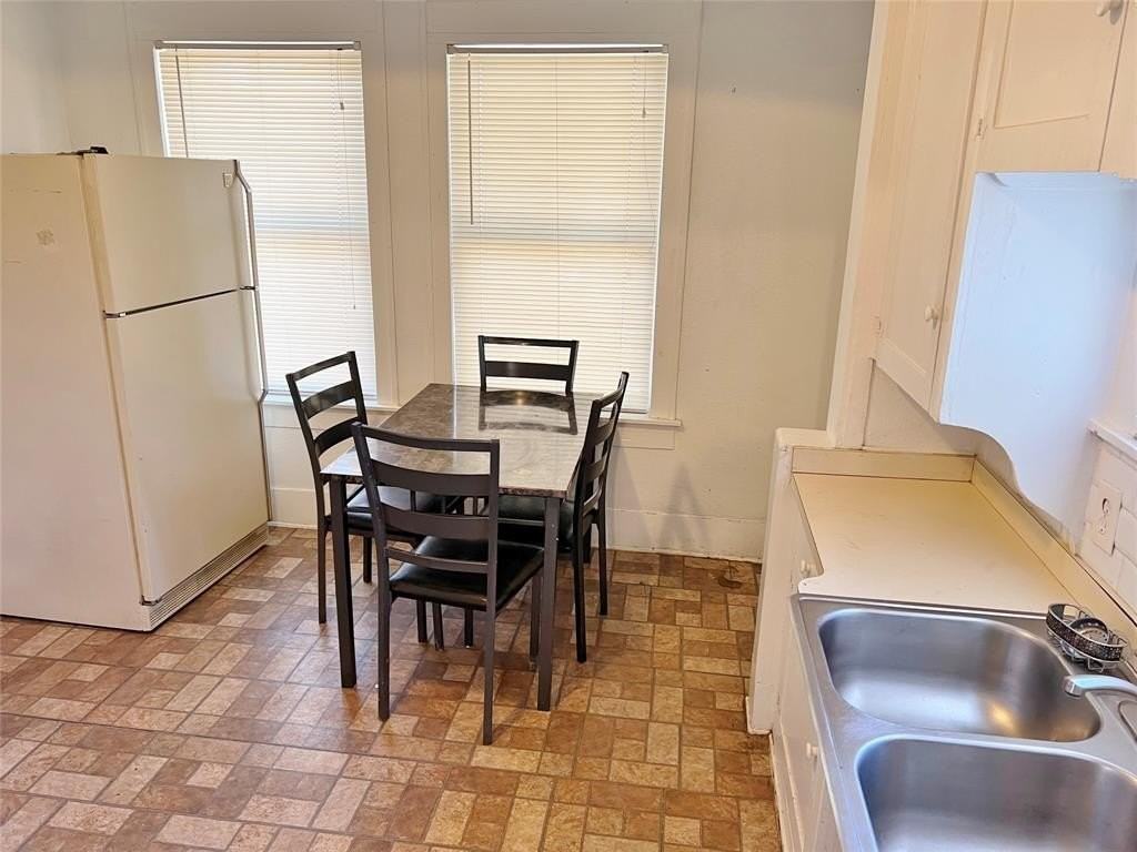 607 Woodbine Ave - Photo 5 of 7