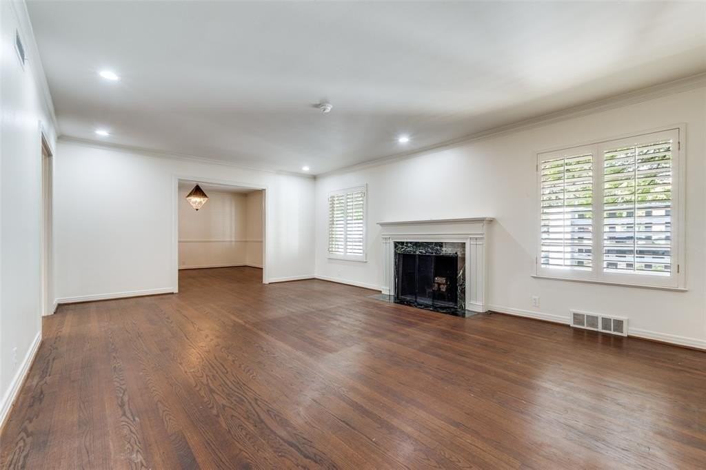 6034 Prestonshire Ln - Photo 3 of 22