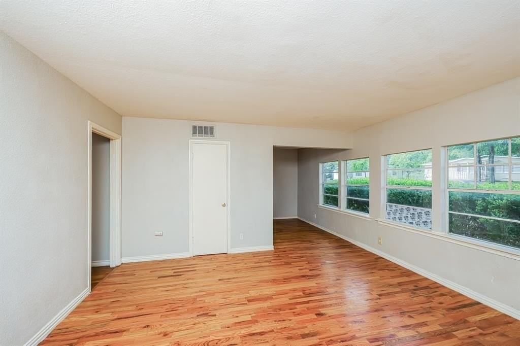 5175 Cardiff St - Photo 3 of 16