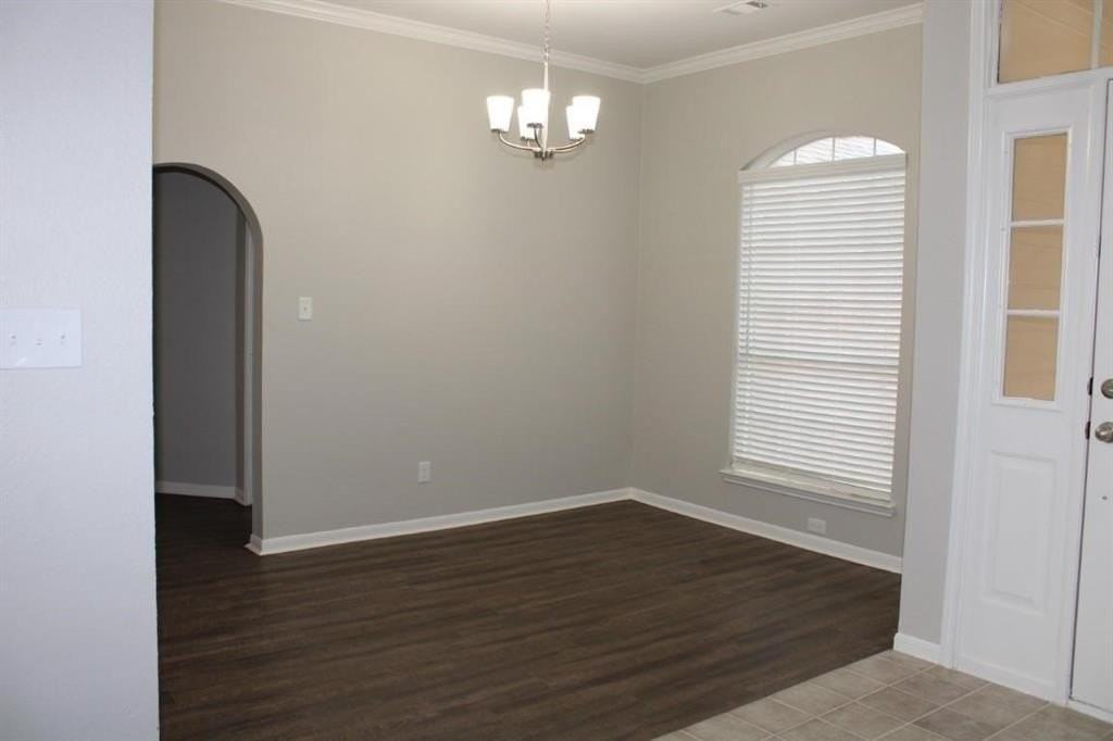 6213 Covington Dr - Photo 4 of 22