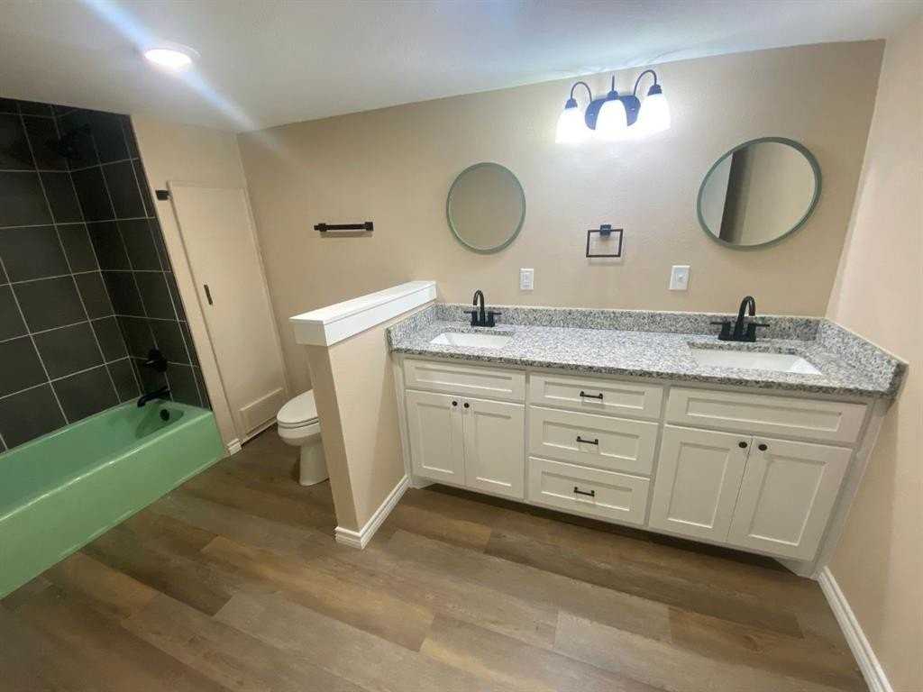 210 Reta St - Photo 3 of 13