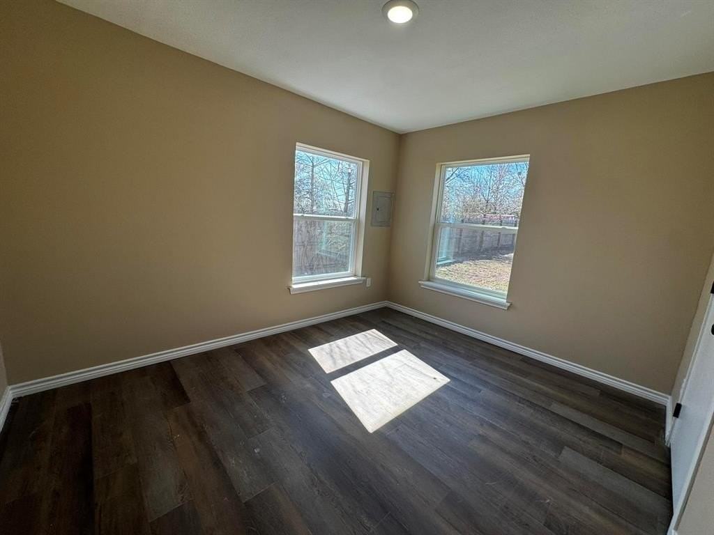 210 Reta St - Photo 5 of 13