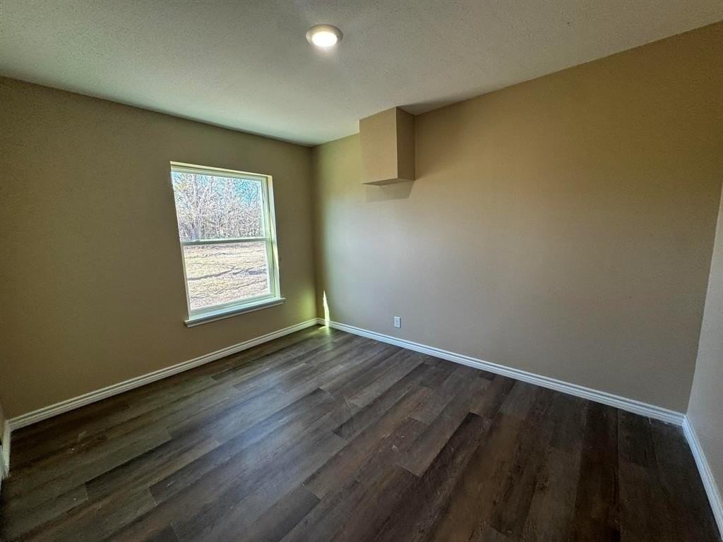 210 Reta St - Photo 6 of 13