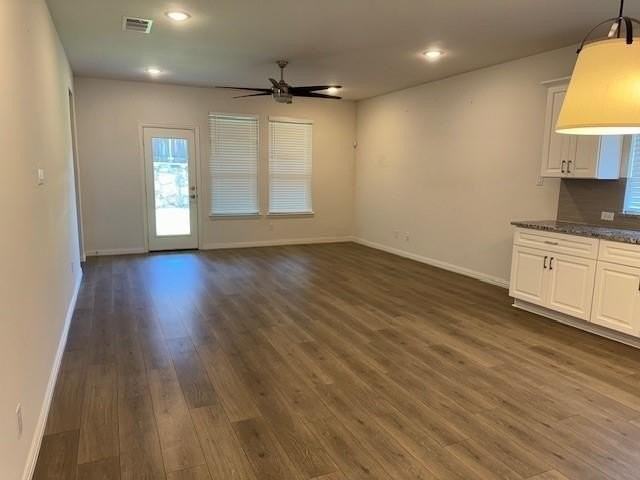 5534 Capilano Ct - Photo 4 of 25