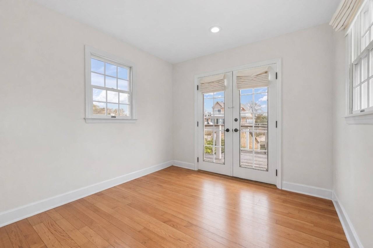 7 Whiting Rd - Photo 3 of 38