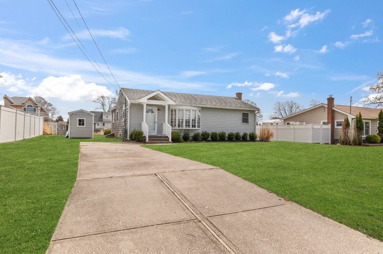 7 Whiting Rd - Photo 4 of 38