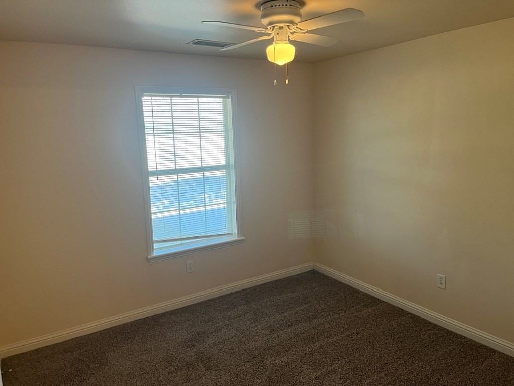 104 Blue Dr - Photo 2 of 10