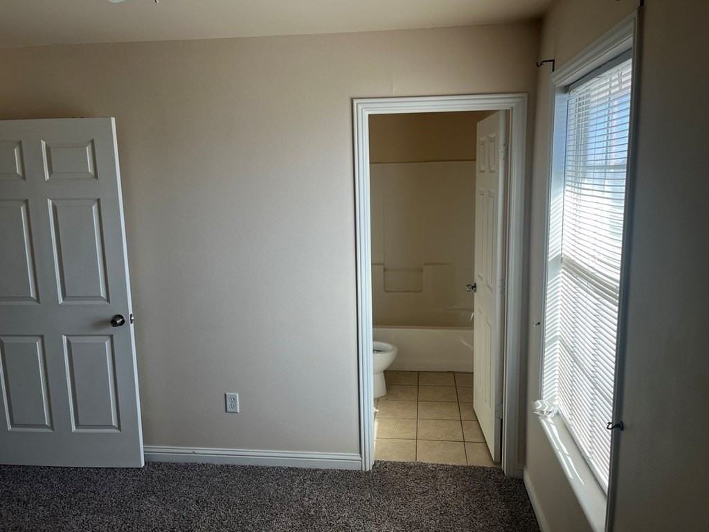 104 Blue Dr - Photo 3 of 10