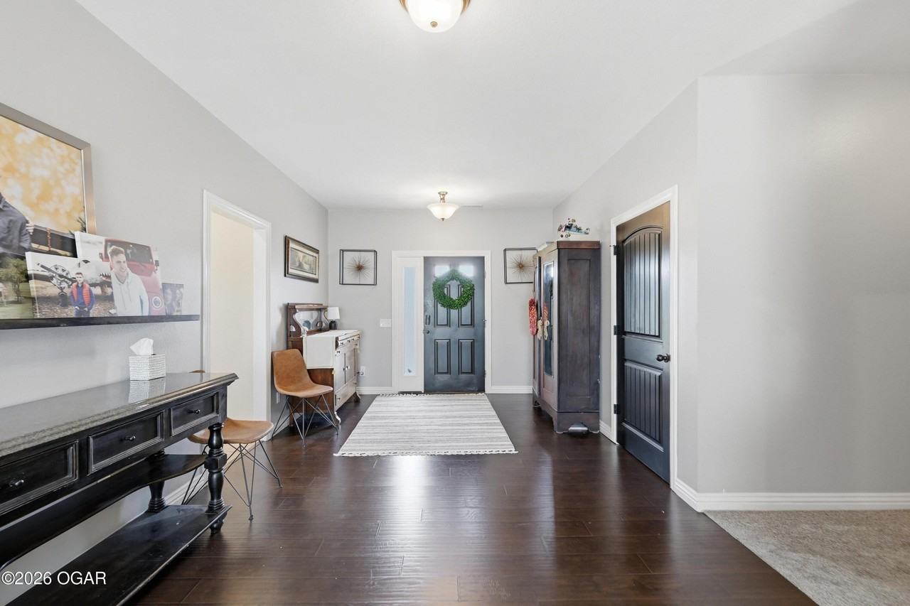 2714 S Adele Ave - Photo 7 of 37