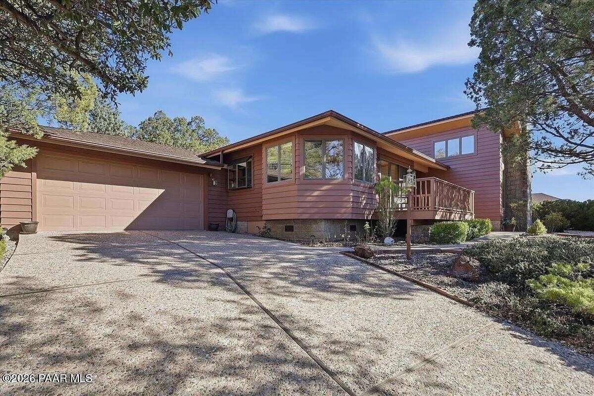 235 Solar Heights Ter - Photo 2 of 23