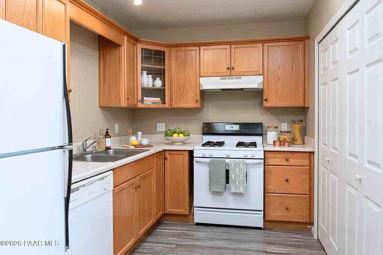 8430 E Leigh Dr #B - Photo 3 of 8