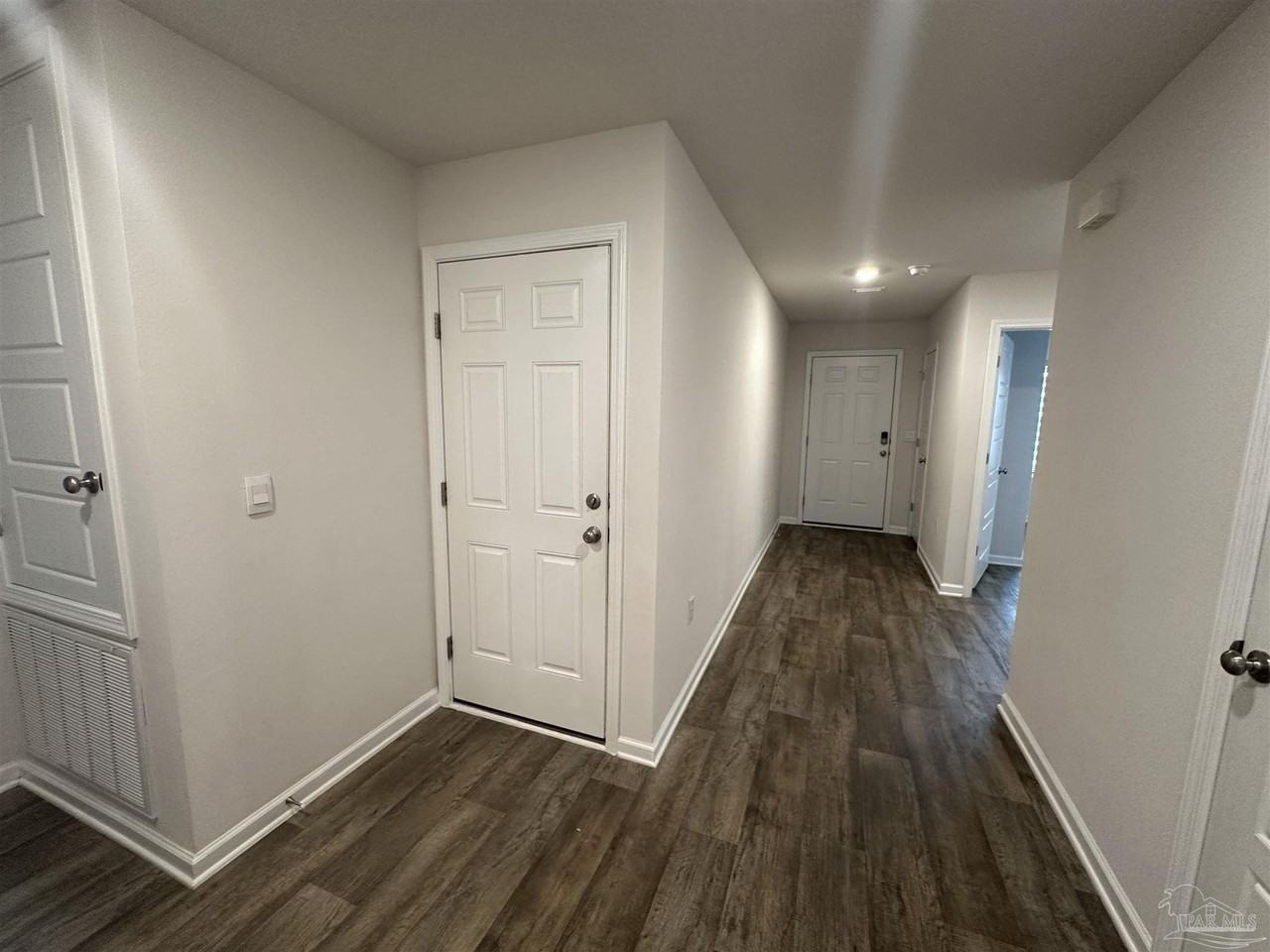 7565 Steeplechase Blvd - Photo 6 of 27