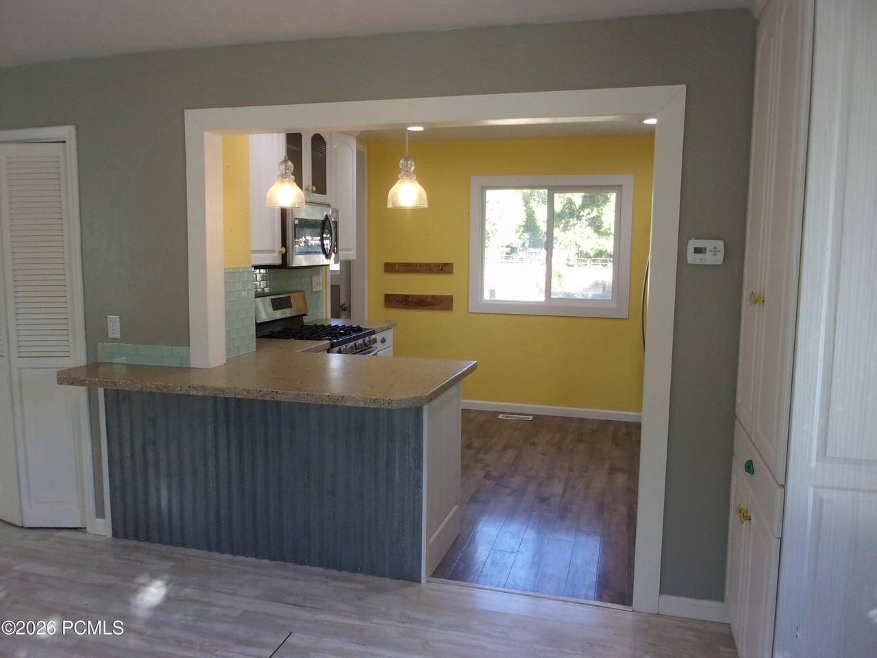 55 S Center St - Photo 4 of 25