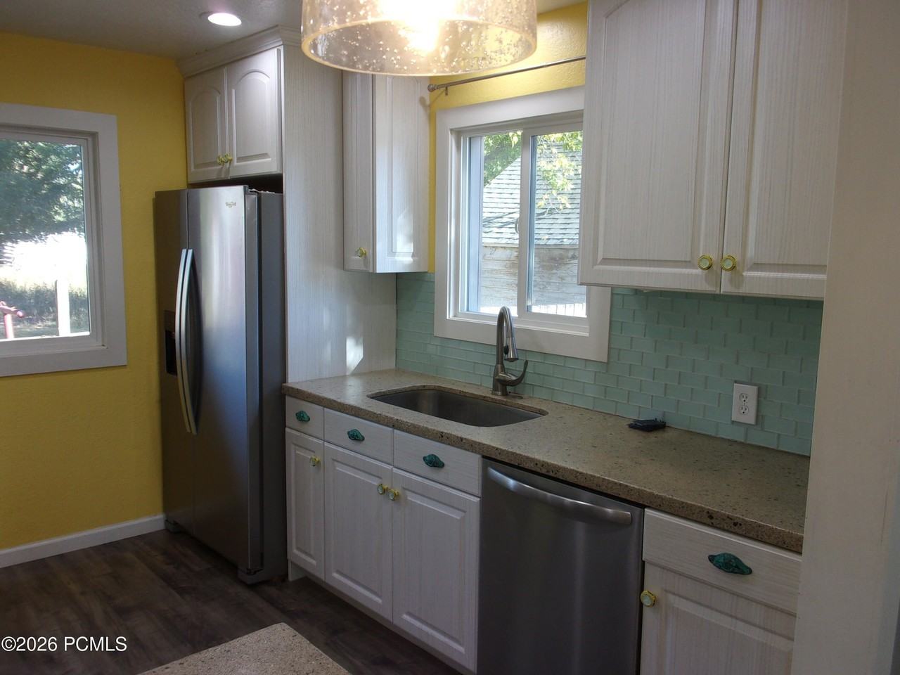 55 S Center St - Photo 6 of 25