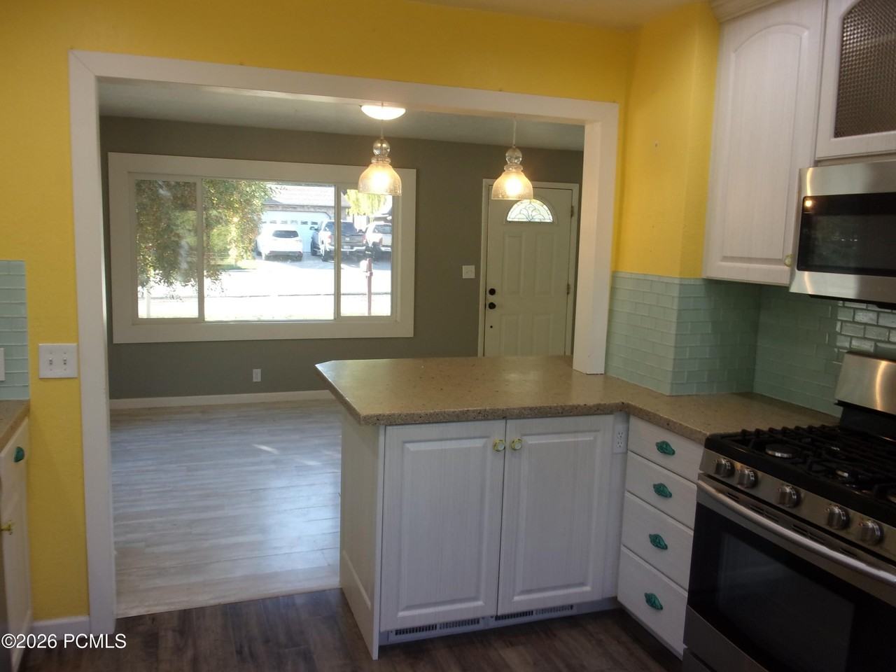 55 S Center St - Photo 7 of 25