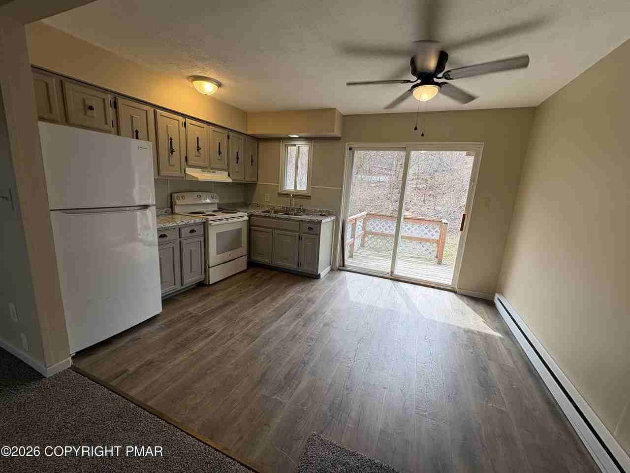 219 Joy Gln #201 - Photo 2 of 8