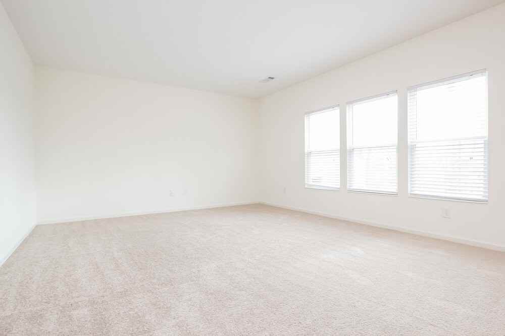 1577 Shire Village Dr - Photo 2 of 15