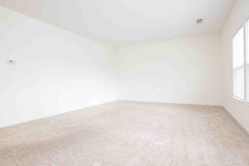 1577 Shire Village Dr - Photo 3 of 15