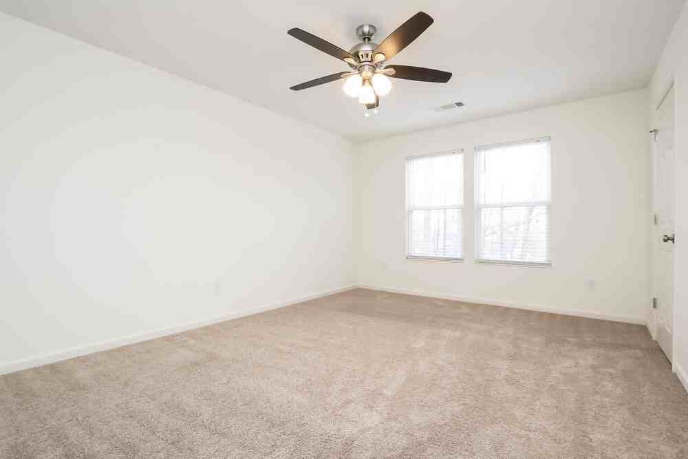 1577 Shire Village Dr - Photo 6 of 15