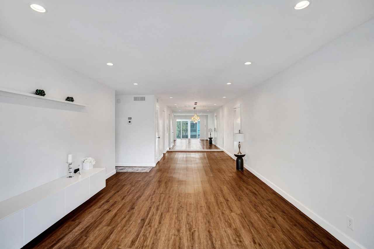 6289 Bay Club Dr - Photo 4 of 42