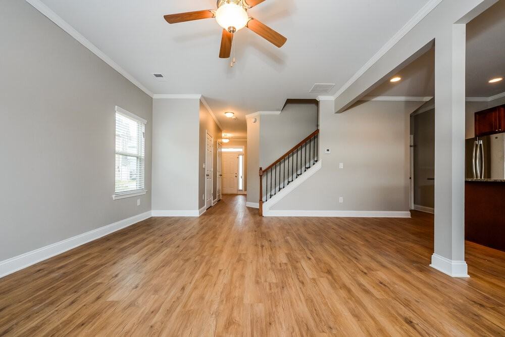 2291 Wentworth Park Dr - Photo 4 of 17