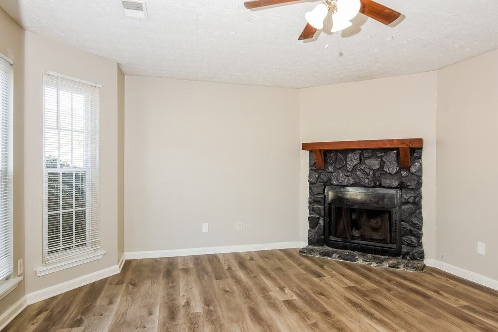 3571 Hopkins Ct - Photo 4 of 17