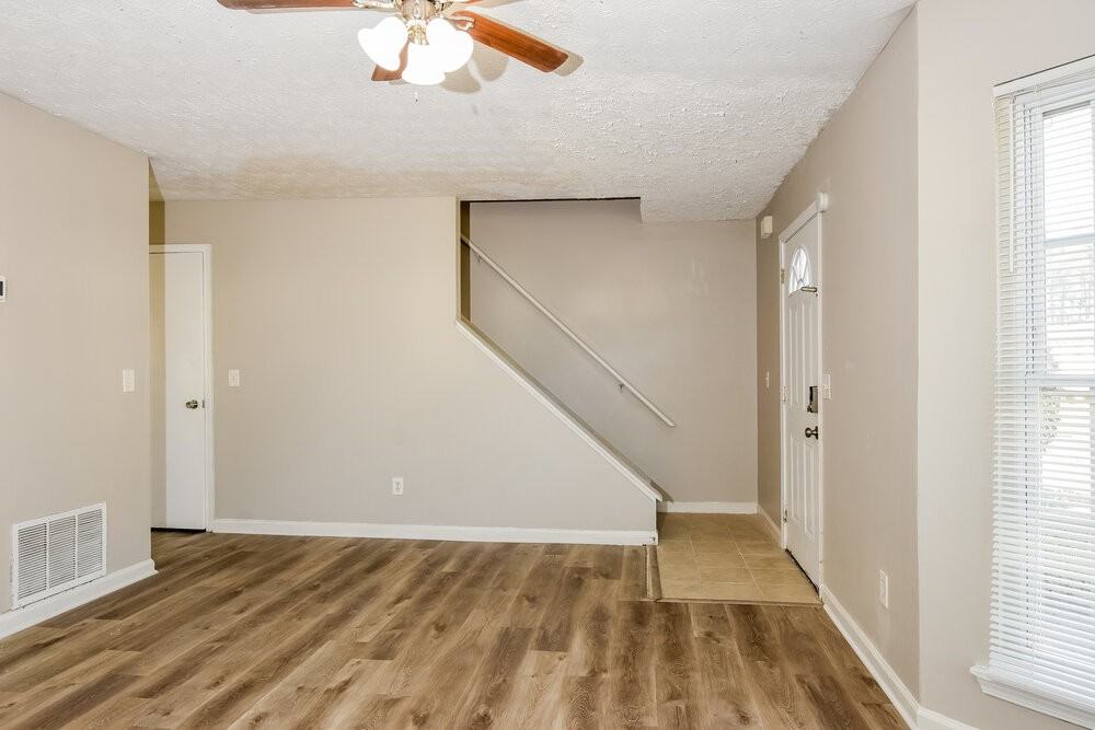 3571 Hopkins Ct - Photo 5 of 17