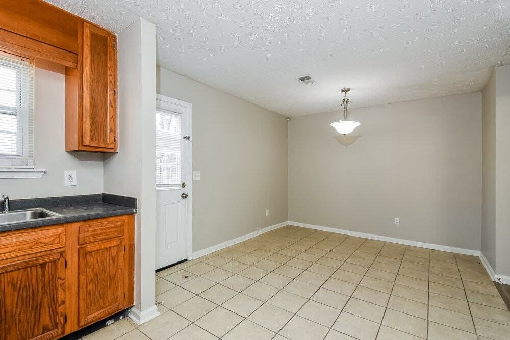 3571 Hopkins Ct - Photo 7 of 17