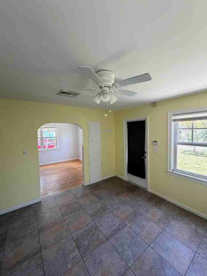 415 9th Ave N #415 - Photo 5 of 18