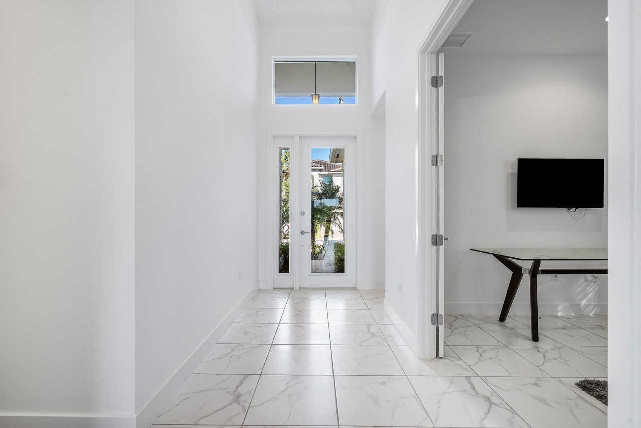 9806 Salty Bay Dr - Photo 4 of 40