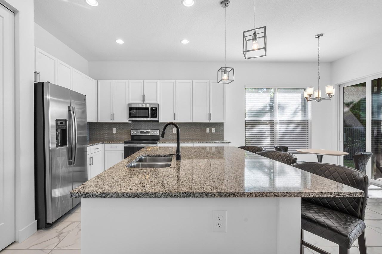 9806 Salty Bay Dr - Photo 5 of 40