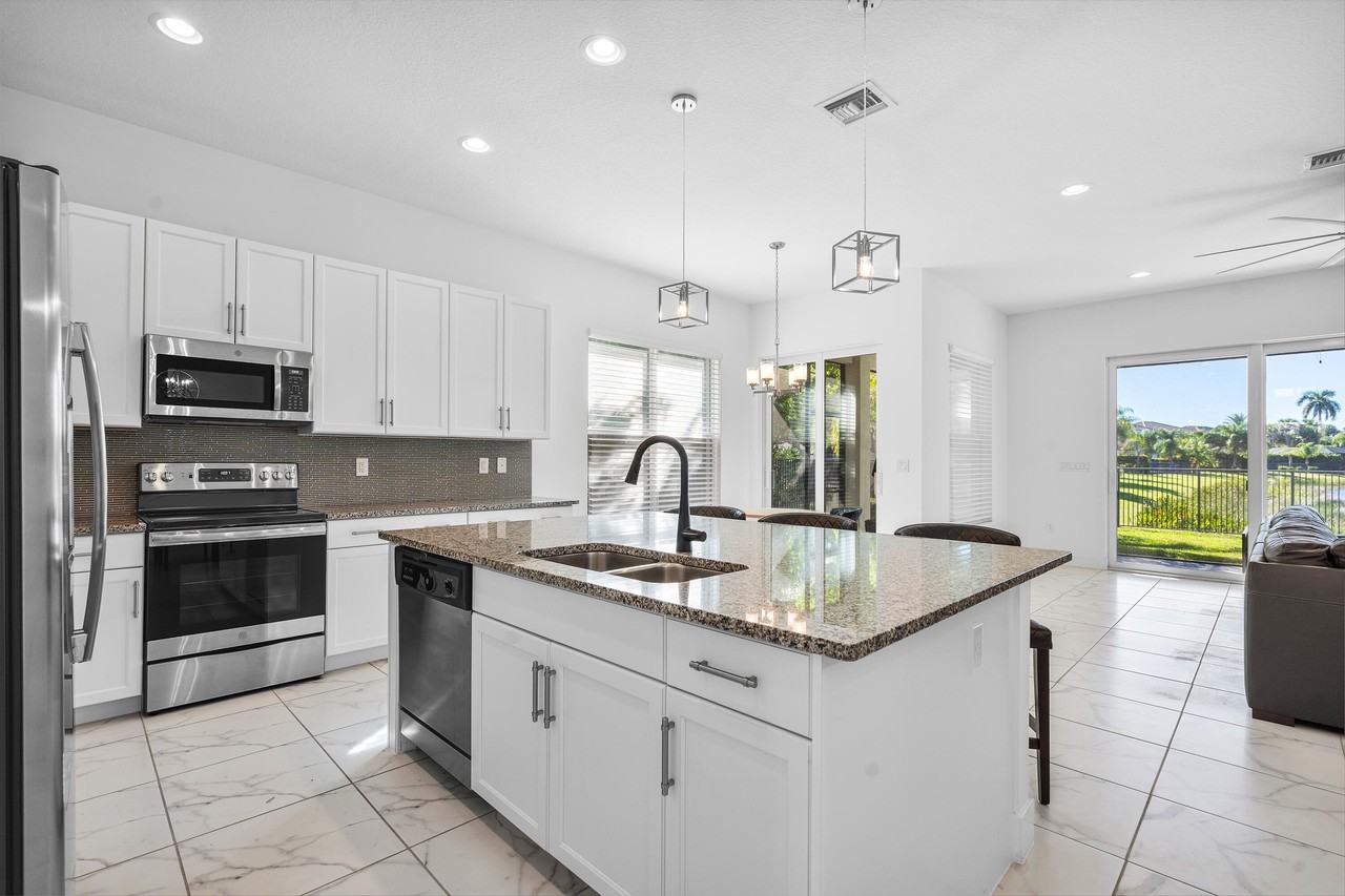 9806 Salty Bay Dr - Photo 6 of 40