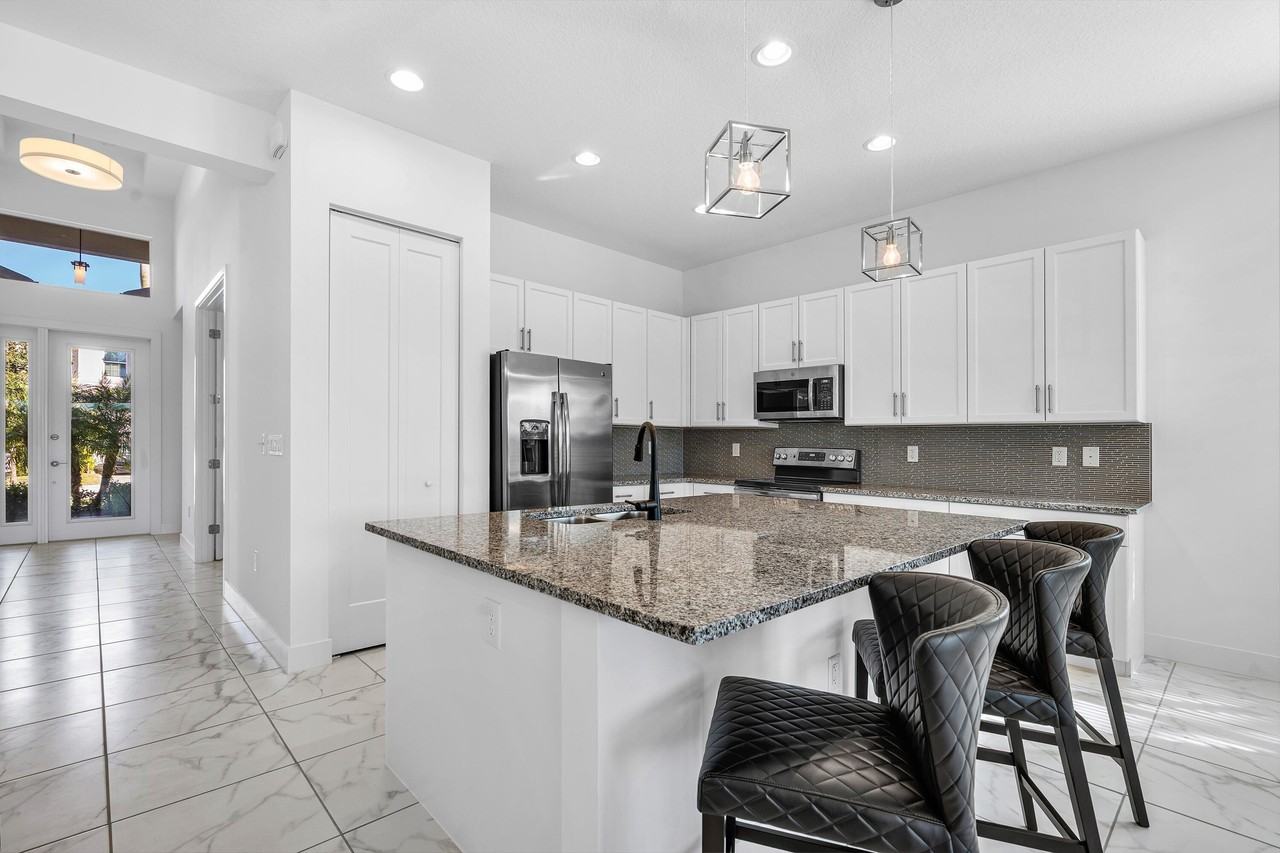 9806 Salty Bay Dr - Photo 7 of 40