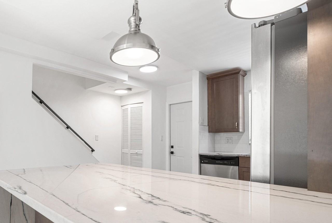 809 W Oakland Park Blvd #K1 - Photo 3 of 43