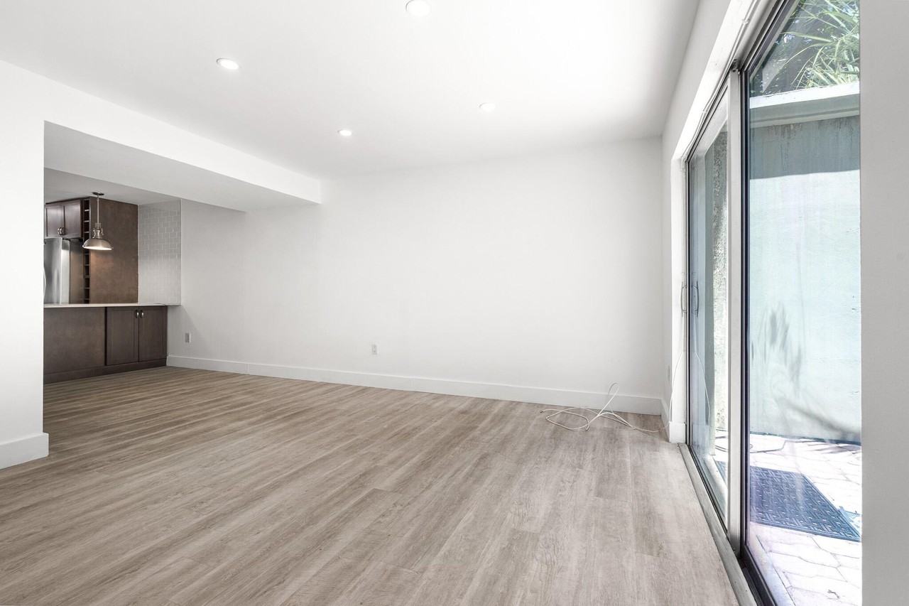 809 W Oakland Park Blvd #K1 - Photo 5 of 43