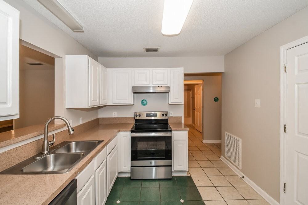 416 S 13th Ter - Photo 5 of 16