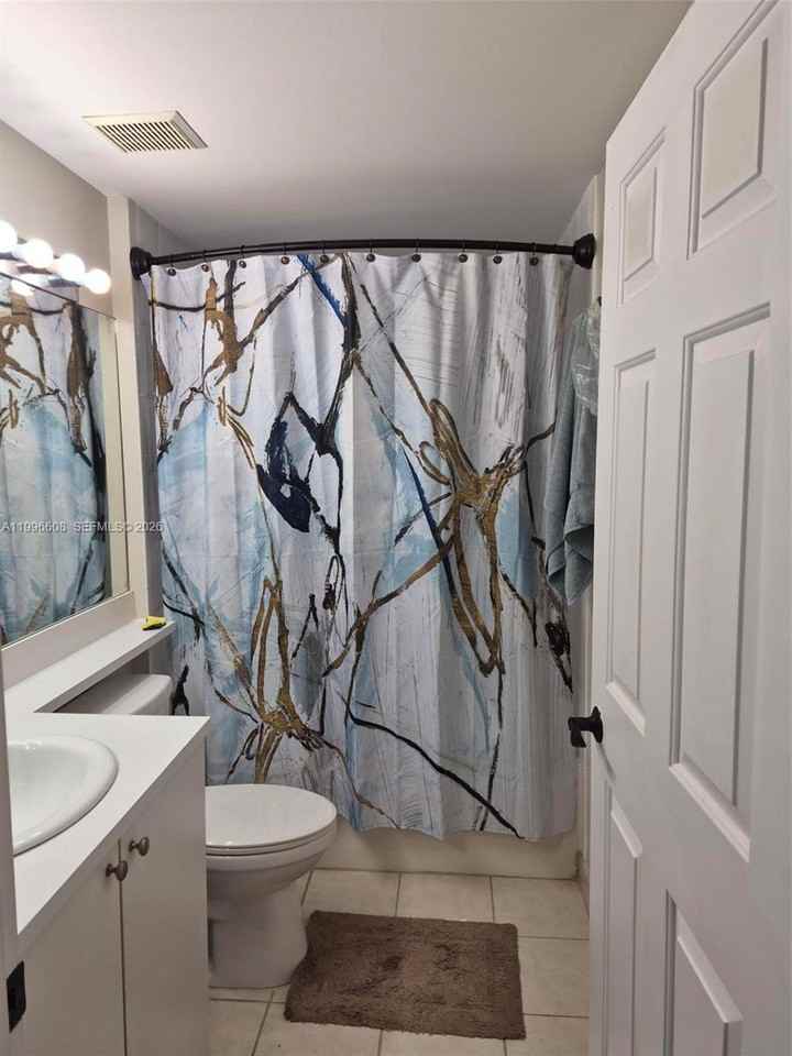 8050 N Nob Hill Rd #203 - Photo 4 of 8