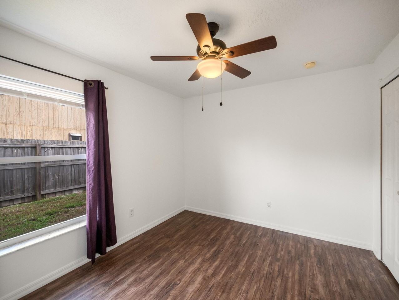 949 Se Bywood Ave - Photo 5 of 14