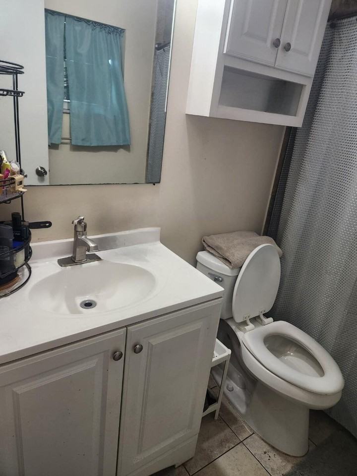 6717 Nw 59th St - Photo 7 of 15