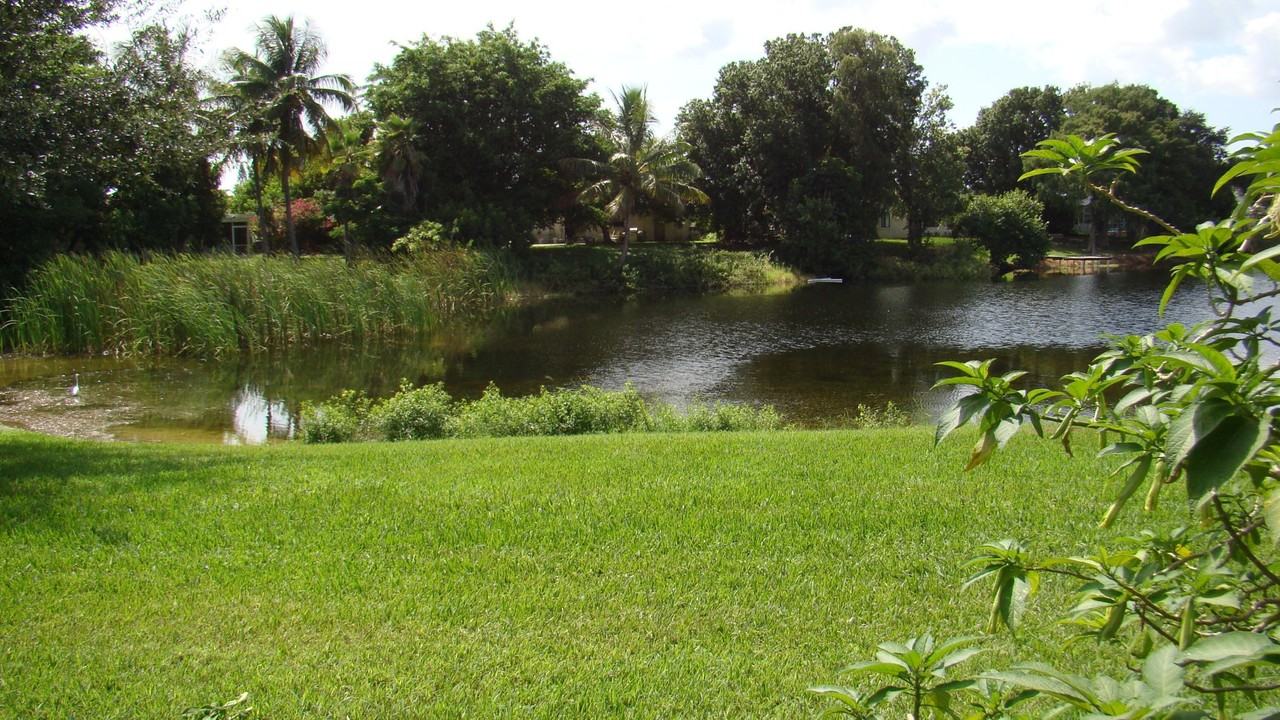 3845 Victoria Dr - Photo 3 of 4