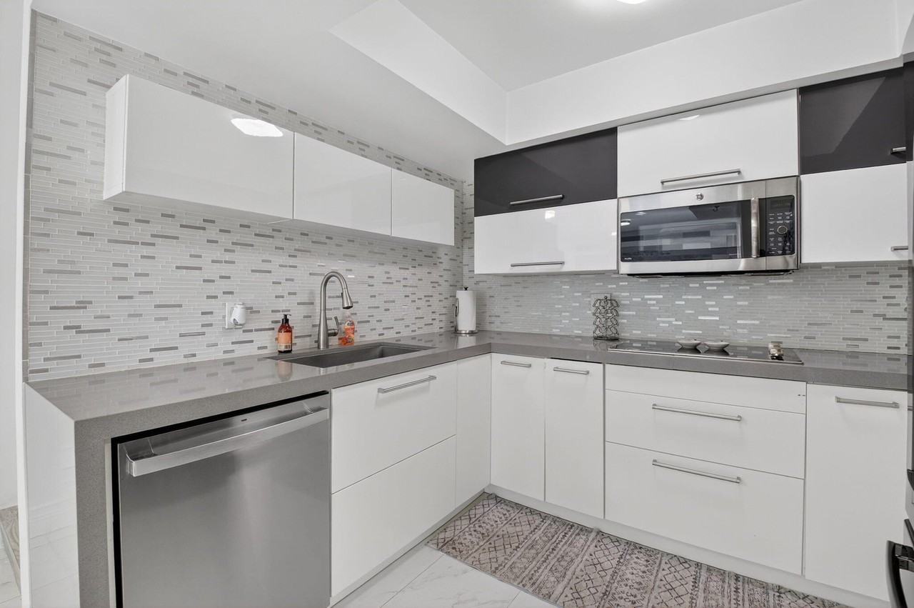 4310 Village Dr #D - Photo 5 of 50