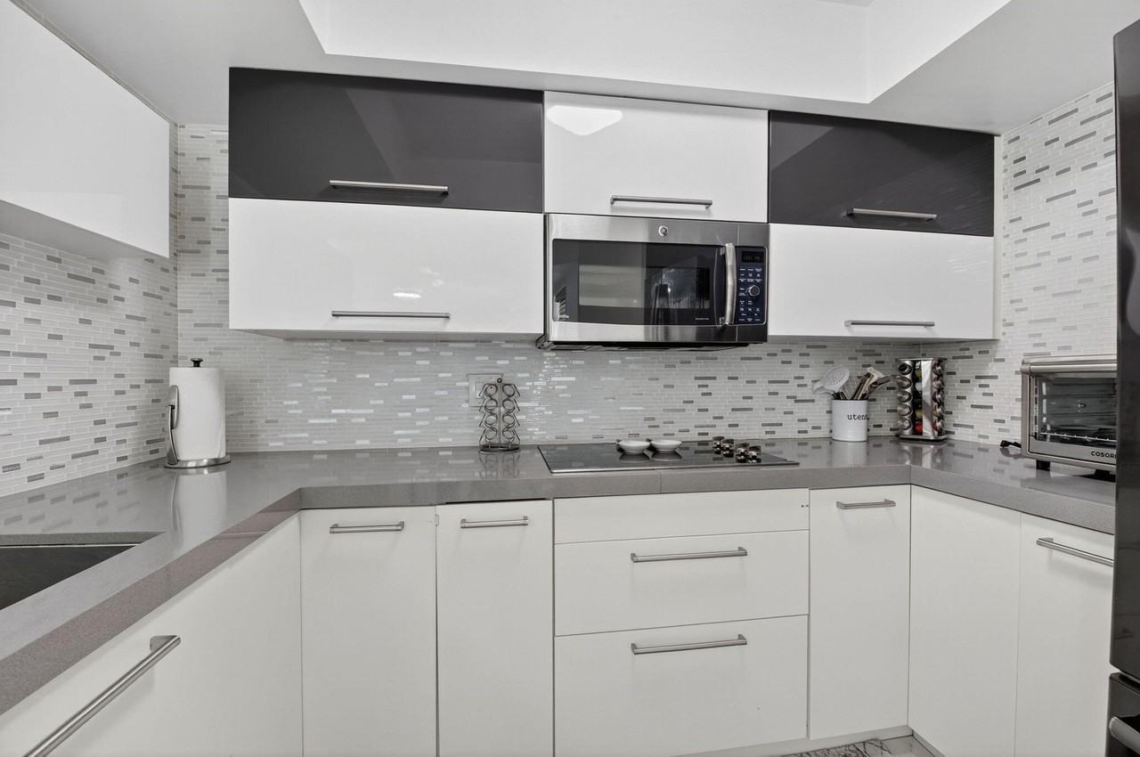 4310 Village Dr #D - Photo 6 of 50