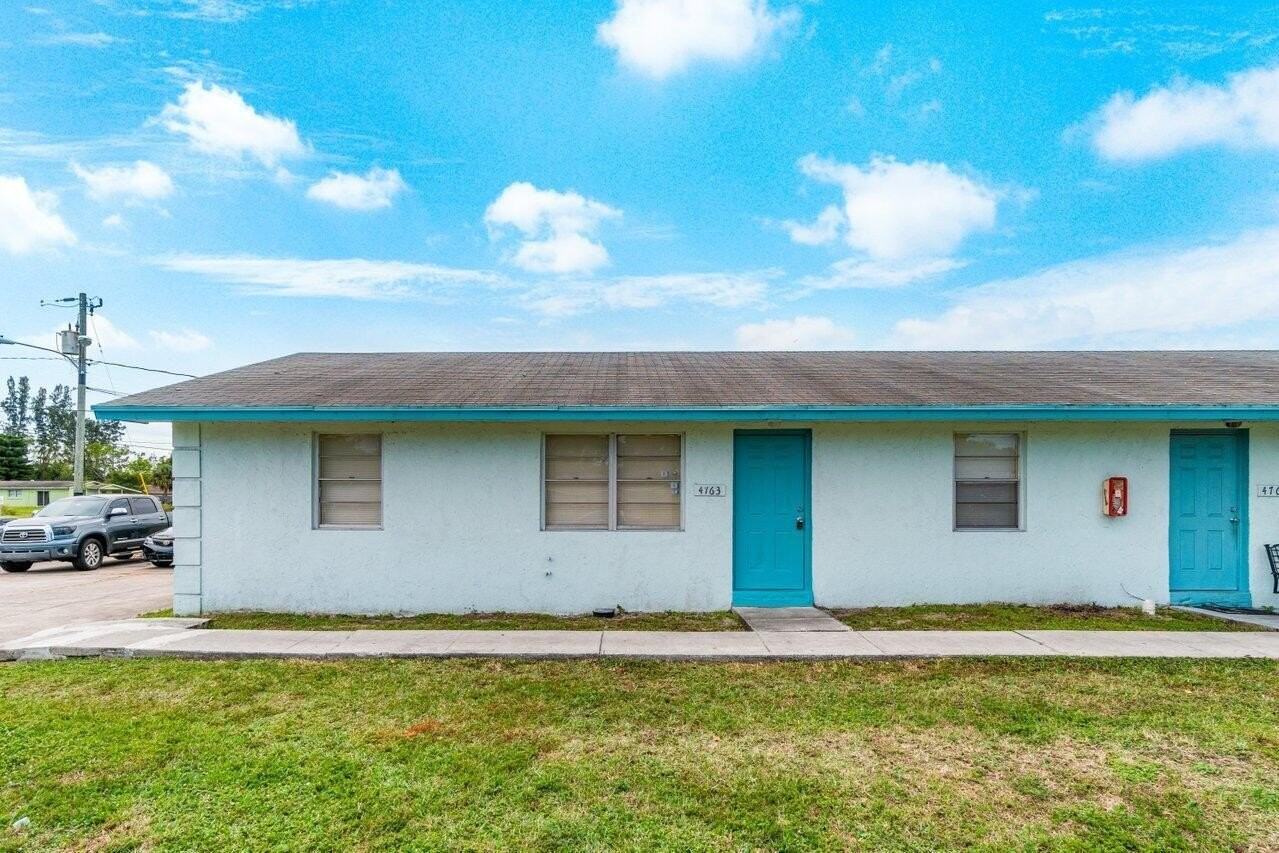 4763 Gulfstream Rd - Photo 2 of 21