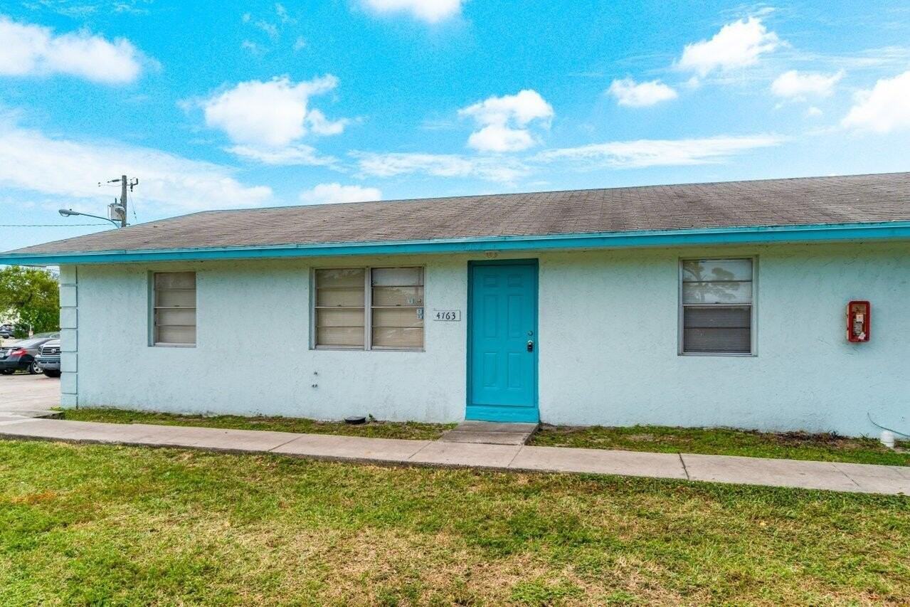 4763 Gulfstream Rd - Photo 3 of 21