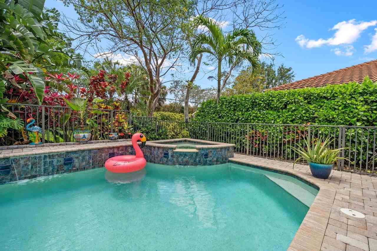 10652 Ivanhoe Ln - Photo 4 of 50