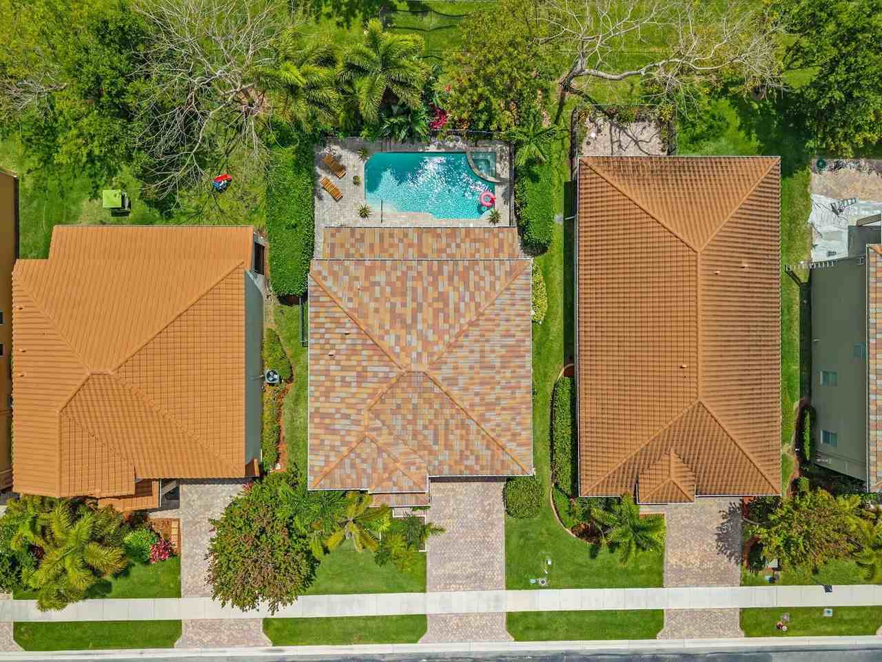 10652 Ivanhoe Ln - Photo 3 of 50